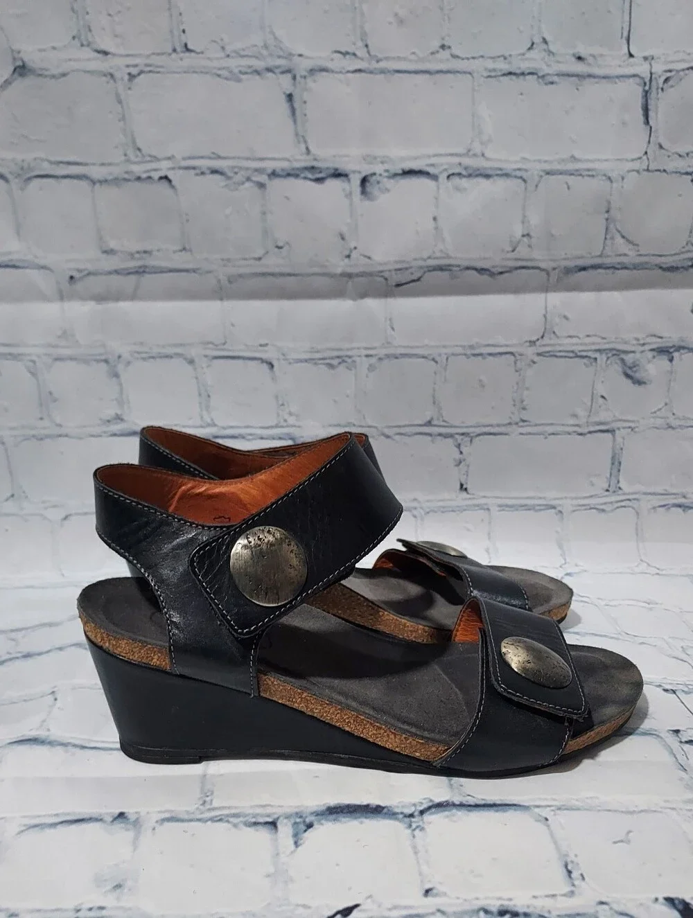 TAOS Carousel Wedge Comfort Sandal Leather Minimal Capsule 9-9.5  EU 40 Black